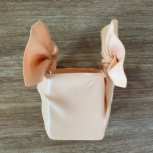 Vintage 1980s C.T. Design’s Pink Plastic Square Tissue Box Holder - Picture 9 of 14